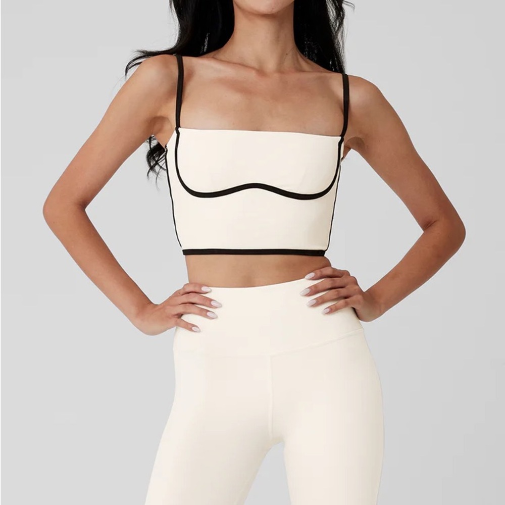 Alo Airbrush Streamlined Bra in Ivory/Black